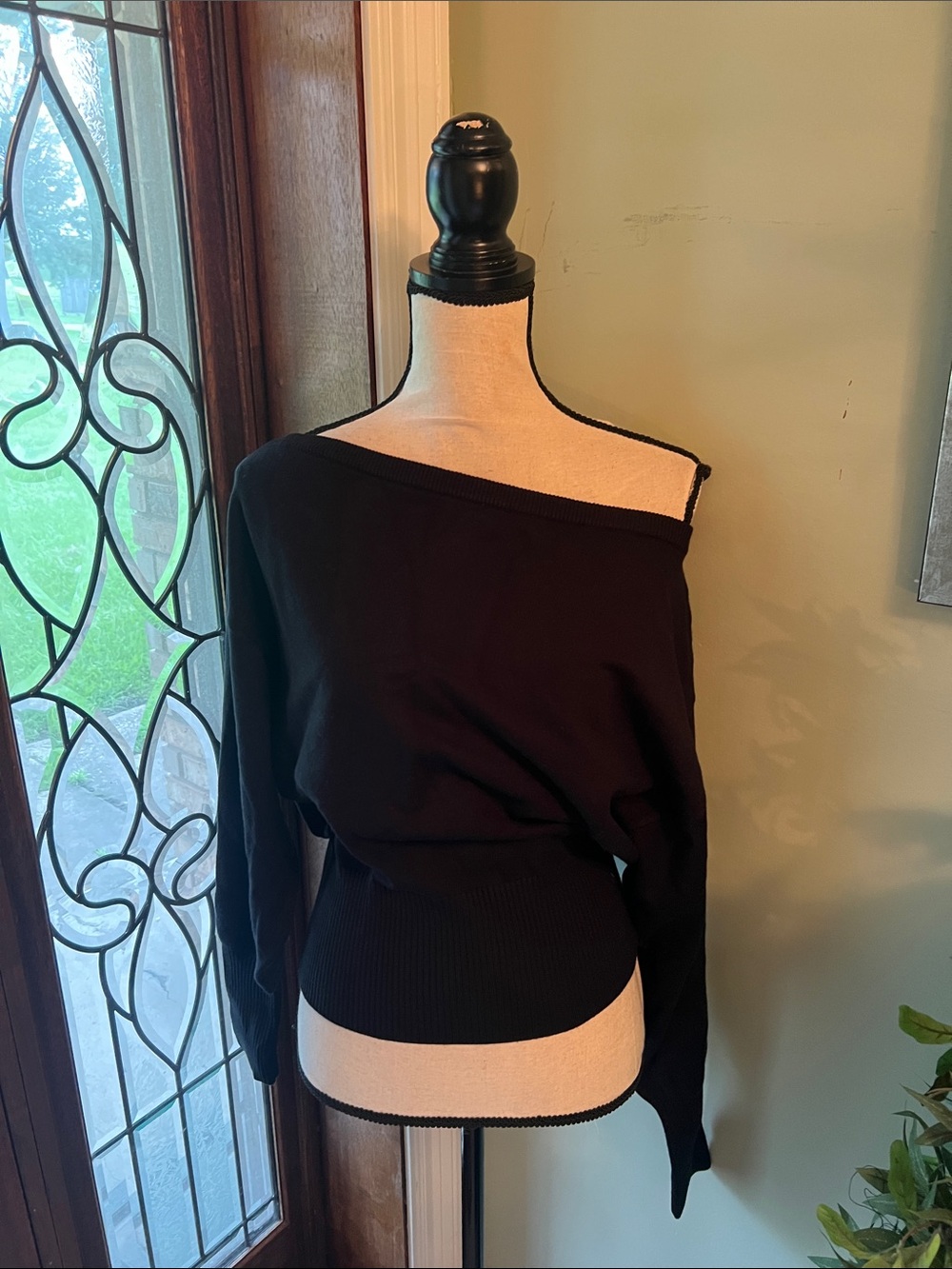 Off-Shoulder Black Women's Sweater - Sleek Ribbed Waist